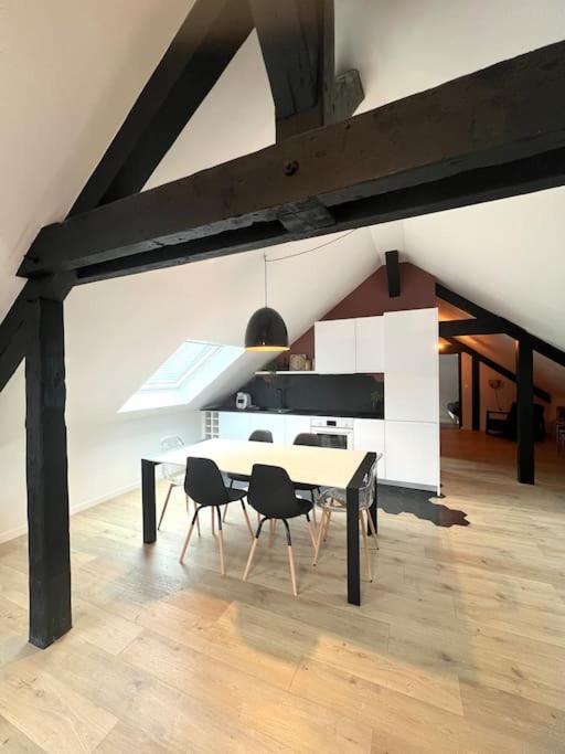 Appartement Spacieux Et Lumineux Proche Du Centre Historique ดอล-เดอ-เบรอตาญ ภายนอก รูปภาพ