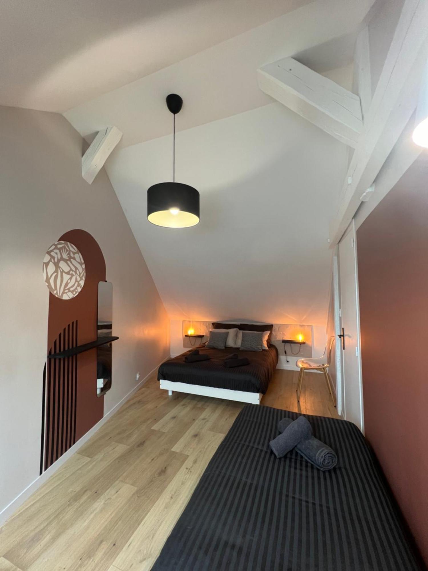 Appartement Spacieux Et Lumineux Proche Du Centre Historique ดอล-เดอ-เบรอตาญ ภายนอก รูปภาพ