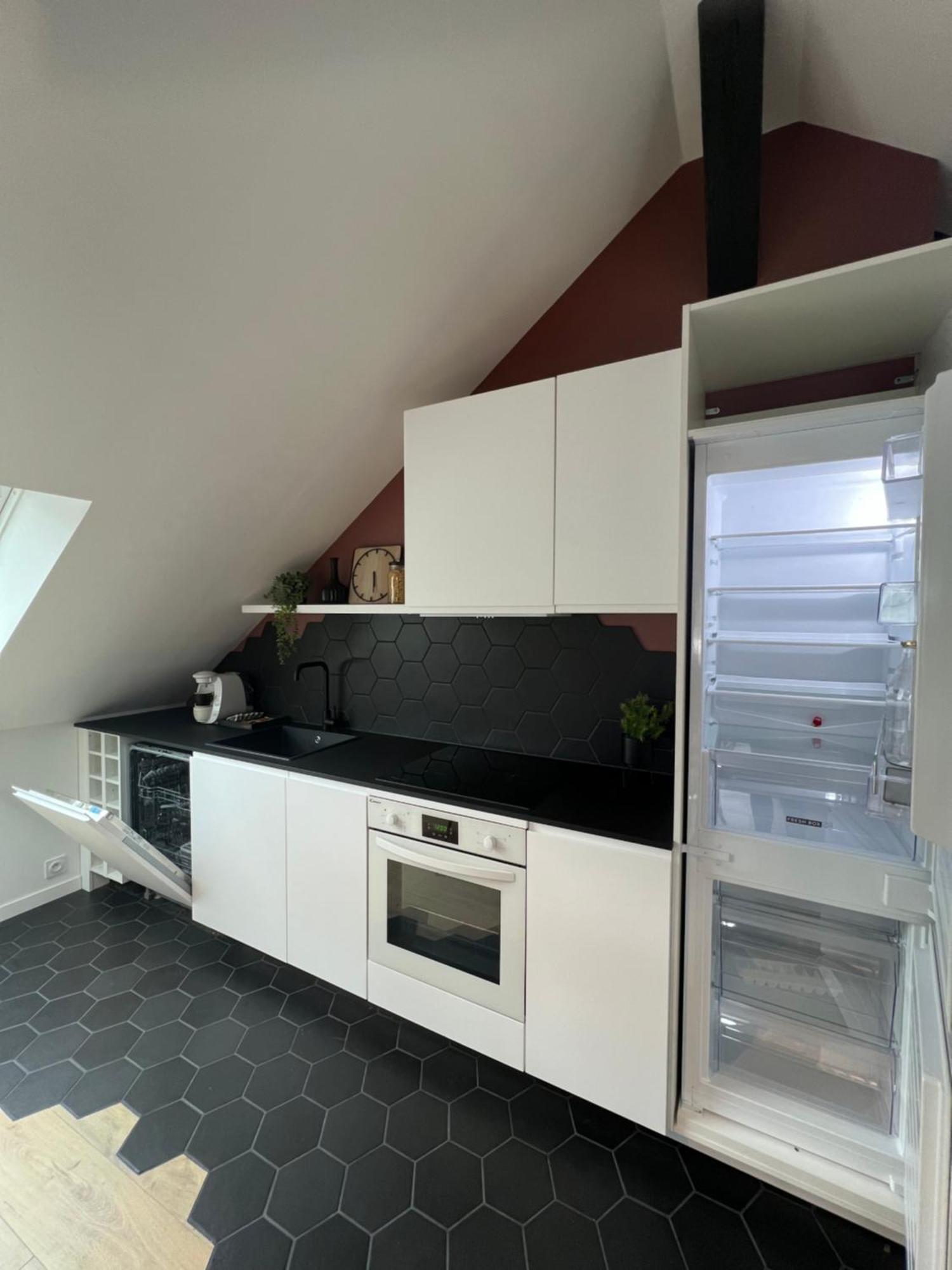 Appartement Spacieux Et Lumineux Proche Du Centre Historique ดอล-เดอ-เบรอตาญ ภายนอก รูปภาพ