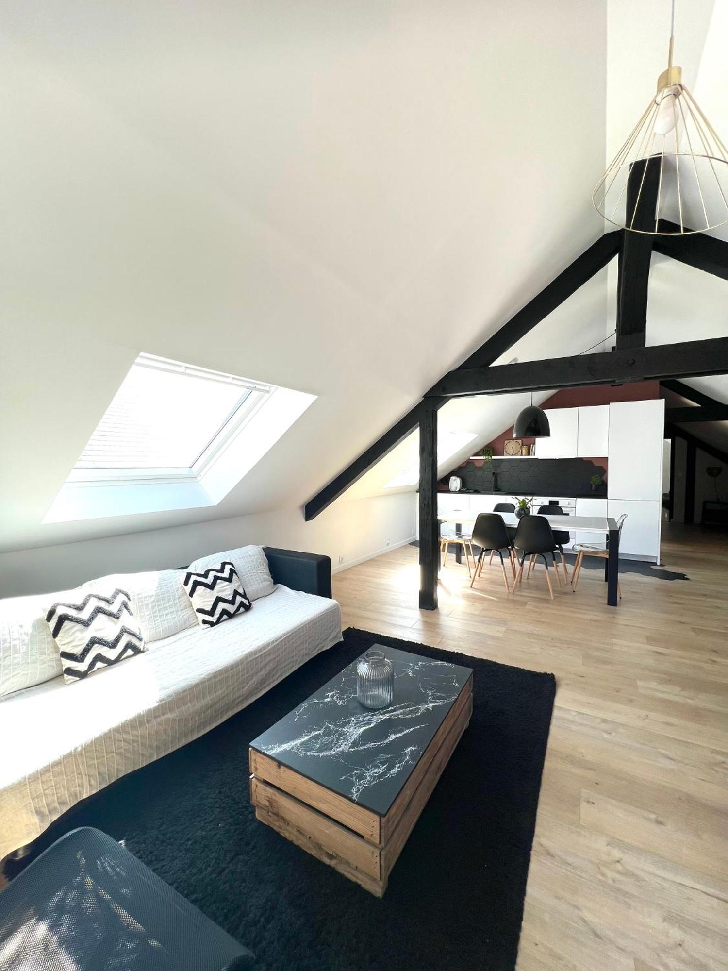 Appartement Spacieux Et Lumineux Proche Du Centre Historique ดอล-เดอ-เบรอตาญ ภายนอก รูปภาพ